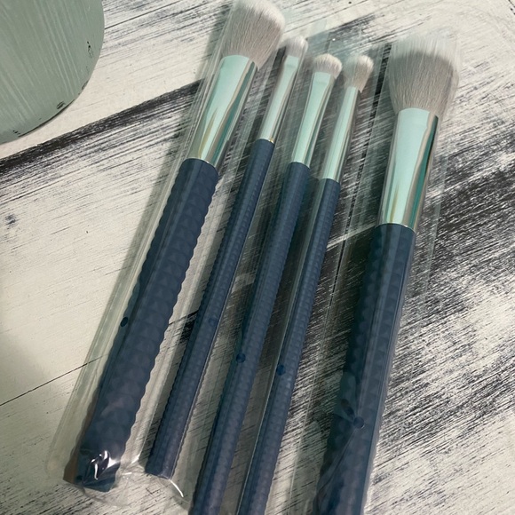 Laruce Beauty Christine Brush Set - Picture 2 of 4